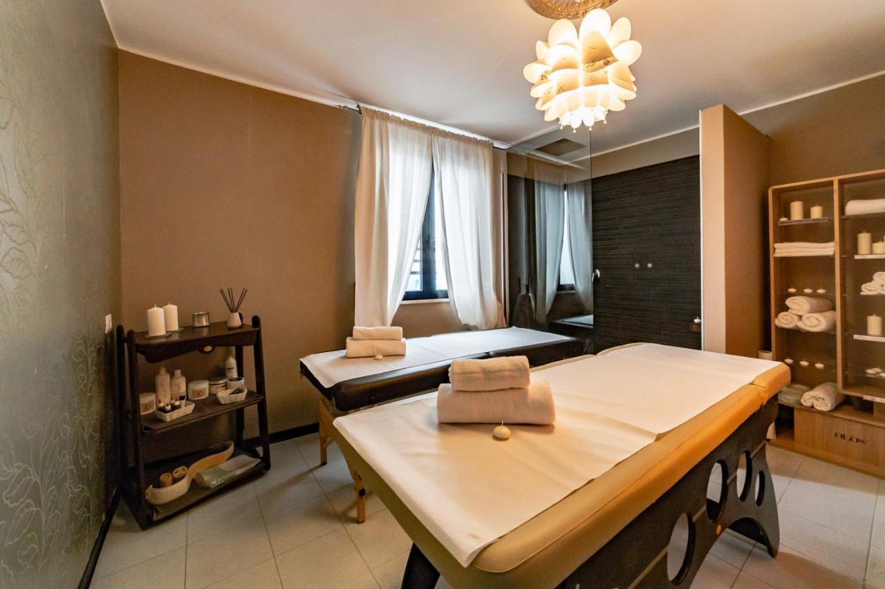 Hotel Ambassador Риччоне Экстерьер фото